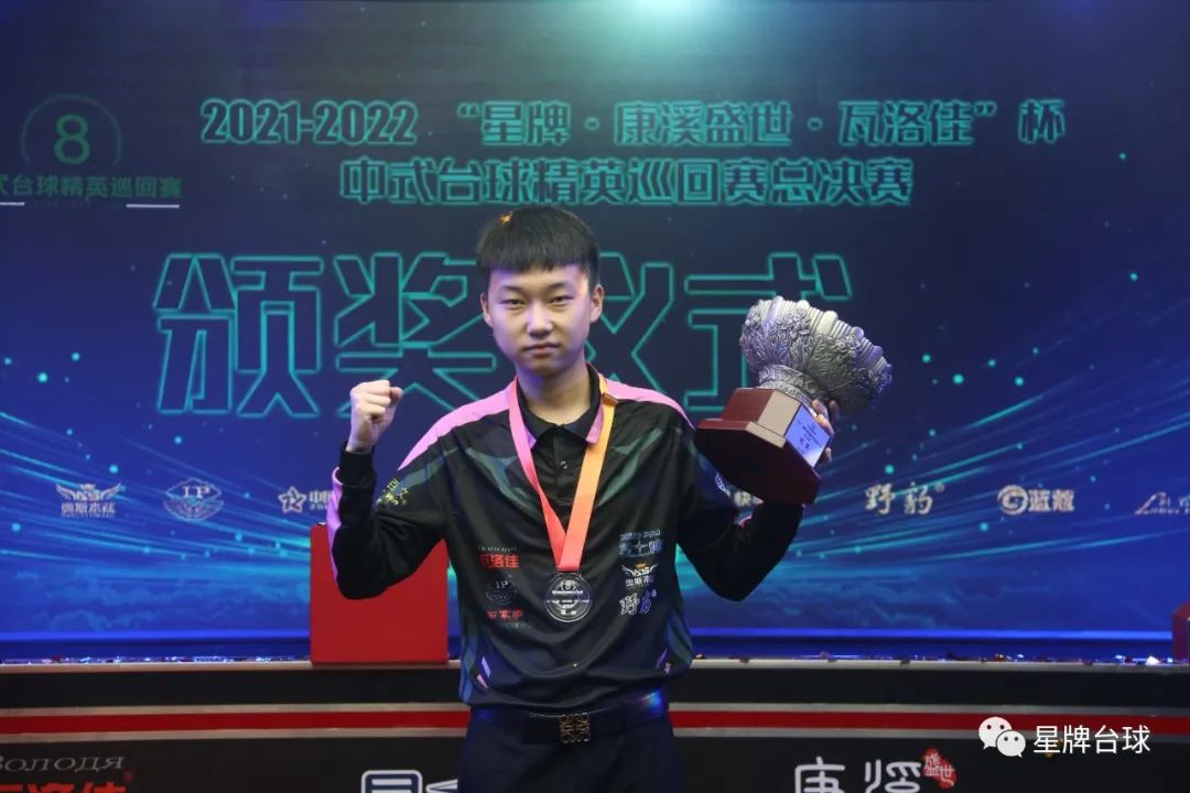 竞逐背后的 竞逐背后的