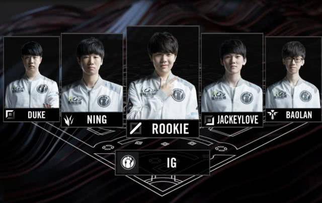 通过两翼拉 通过两翼拉