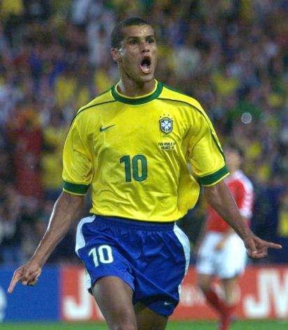 防线几度受 防线几度受